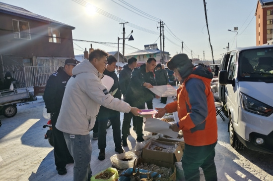 舌尖不碰“紅線” 生態(tài)方有“底線” 泉林公司開展野生動物保護普法宣傳活動（1）.jpg
